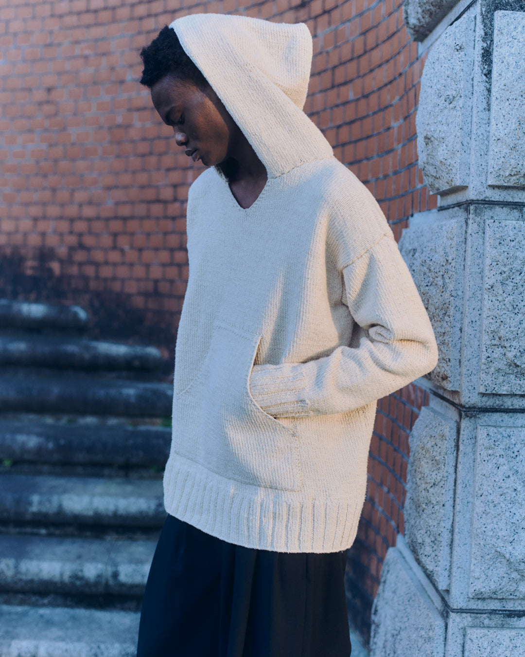 HUNDSPUN KNIT HOODIE, BLACK